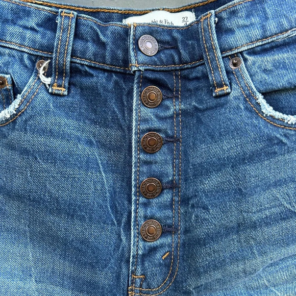 Abercrombie and Fitch High Rise Mom Shorts Buttonfly, size 27 - Picture 4 of 9